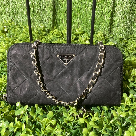 ♥️ Prada Wallet On Chain - Picture 1 of 12
